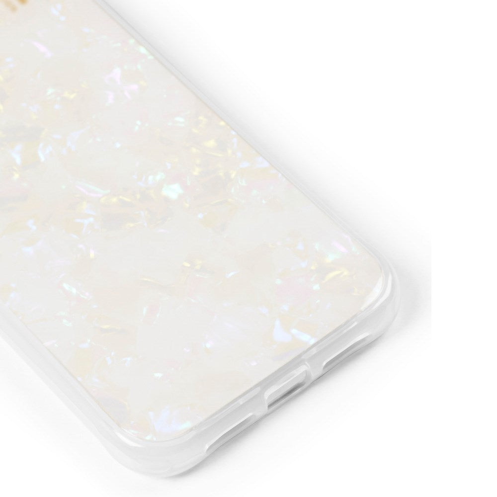 iPhone 11 iDeal Of Sweden Pearlized Skal - White