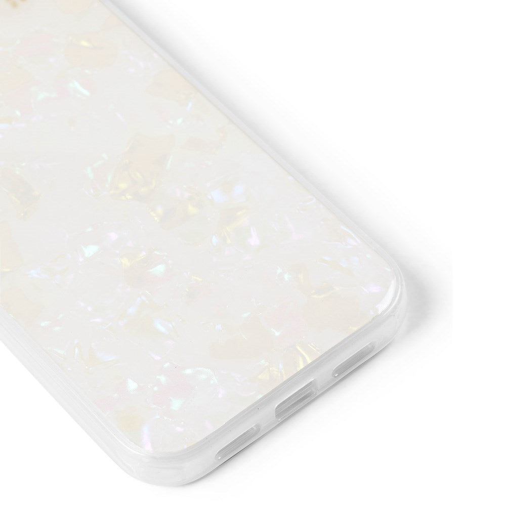 iPhone 12 / 12 Pro iDeal Of Sweden Pearlized Skal - White