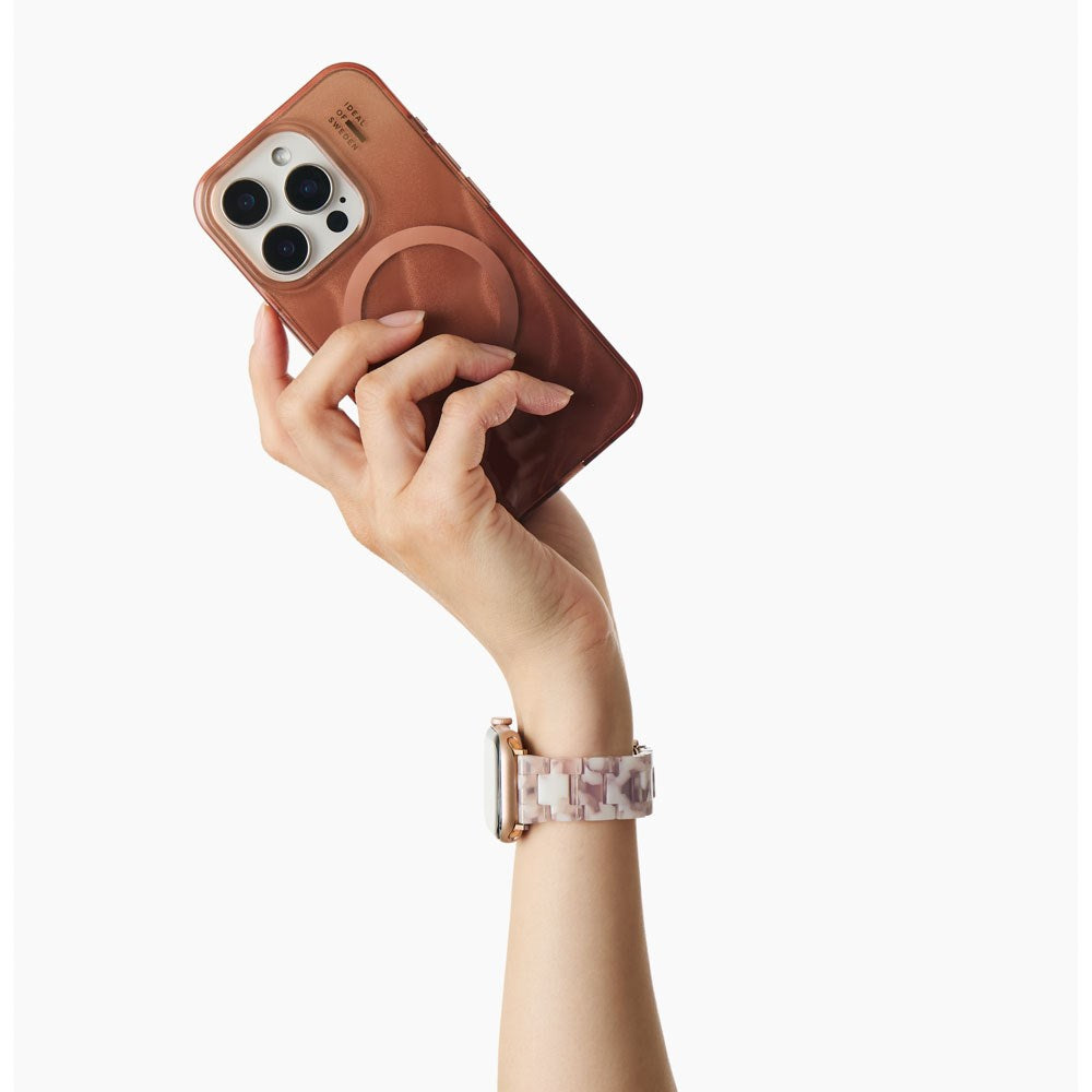 Apple Watch (42/44/SE/45/46/49mm) iDeal of Sweden Resinarmband - Pink Pearl