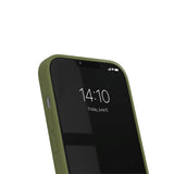 iDeal Of Sweden iPhone 14 / 13 Silikonskal - Khaki