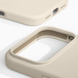 iPhone 17 Pro iDeal Of Sweden Silicone Skal - MagSafe Kompatibelt - Cloud Dancer
