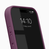 iPhone 16 iDeal of Sweden Soft Swirl Silicone Skal - MagSafe Kompatibel - Velvet Plum