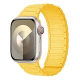 Apple Watch (42/44/45/46/49 mm) Lippa Magnetisk Silikonrem - Gul