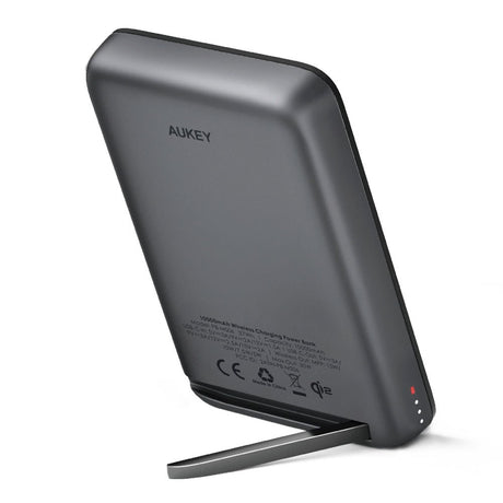 Aukey MagFusion 10 000 mAh Powerbank med Trådlös Laddning & Stativfunktion - MagSafe / Qi2 Kompatibel - Grå