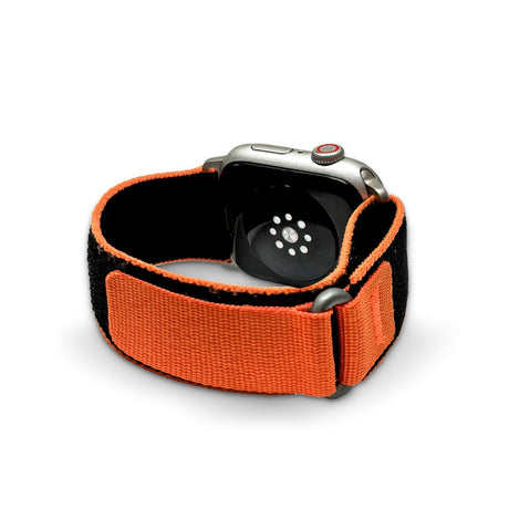 Apple Watch (38/40/SE/41/42mm) PURO TRIAL LOOP Rem - Svart/Orange