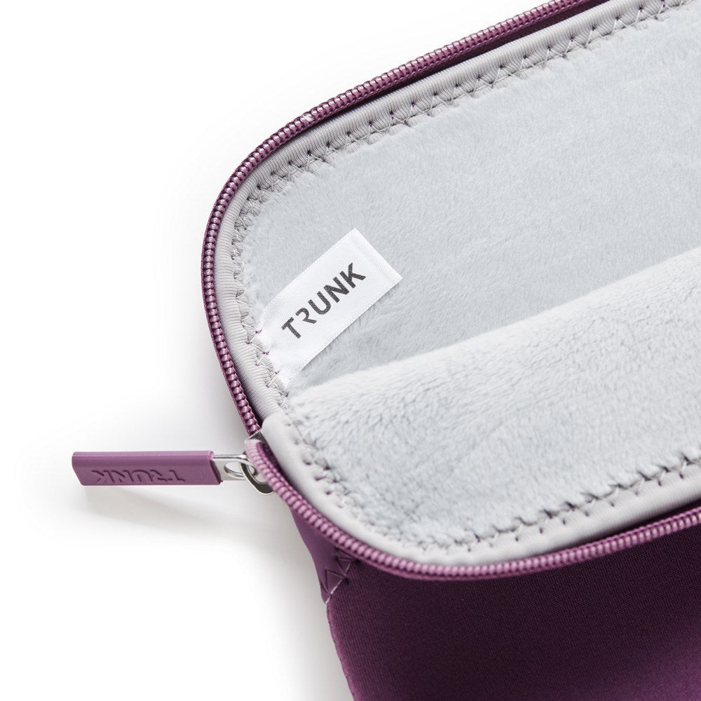 Trunk Neoprene Sleeve för MacBook 13" (30.5 x 21.5 x 1.5 cm) - Plump Purple