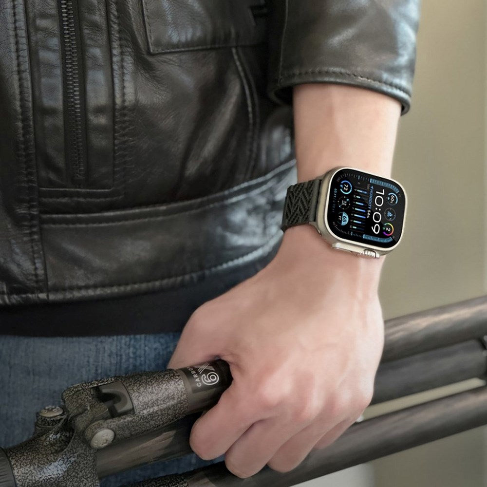 Apple Watch (42/44/SE/45/46/49mm) Just Mobile Äkta Kolfiberrem - Svart